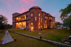 9 Rooms Royal Homestay - Castle-Oodeypore-banner