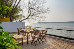 Glass house gallery 4