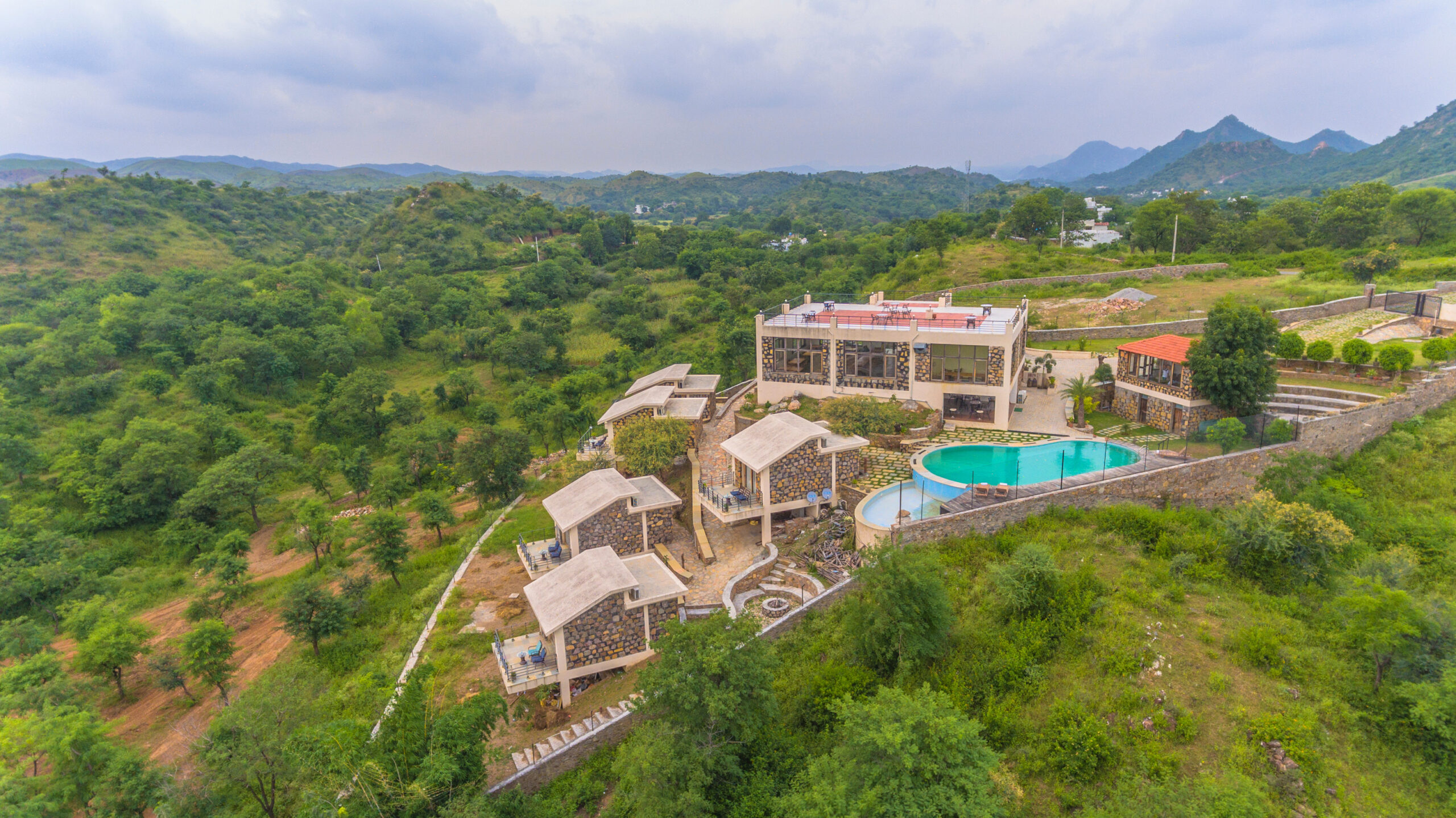 Stunning 5 Bedroom Resort - The_Yellow_Banyan_banner