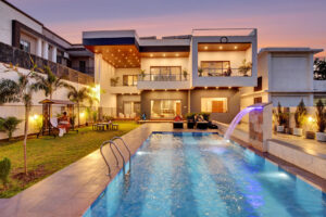 Luxury 5BHK Villa with Private Pool - Elivaas-Horizon-banner