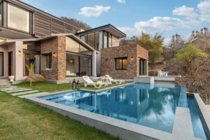 6 BHK Luxury Mountain View Stay - Ikebana-banner