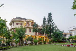 Luxury 4+2 Bedroom Villa Experience - Abhimanyu-Mansion-banner