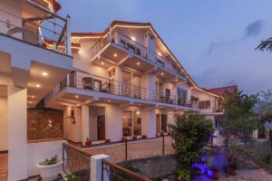 Luxury 4 bedroom villa in nainital - Amara-Dusk-banner