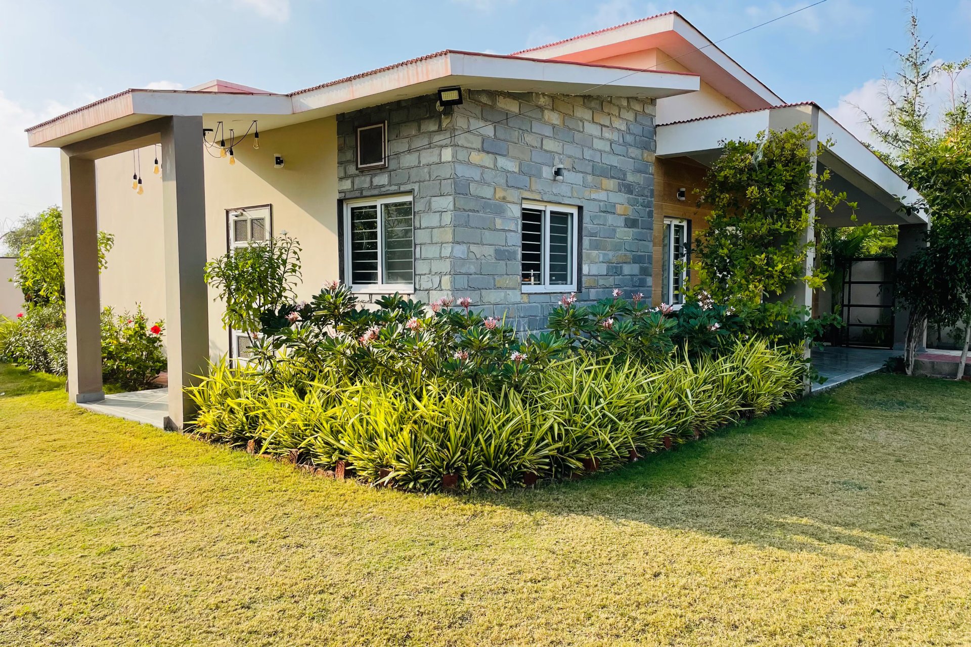 2 bedroom pool villa udaipur - Oakwood-Villa-banner