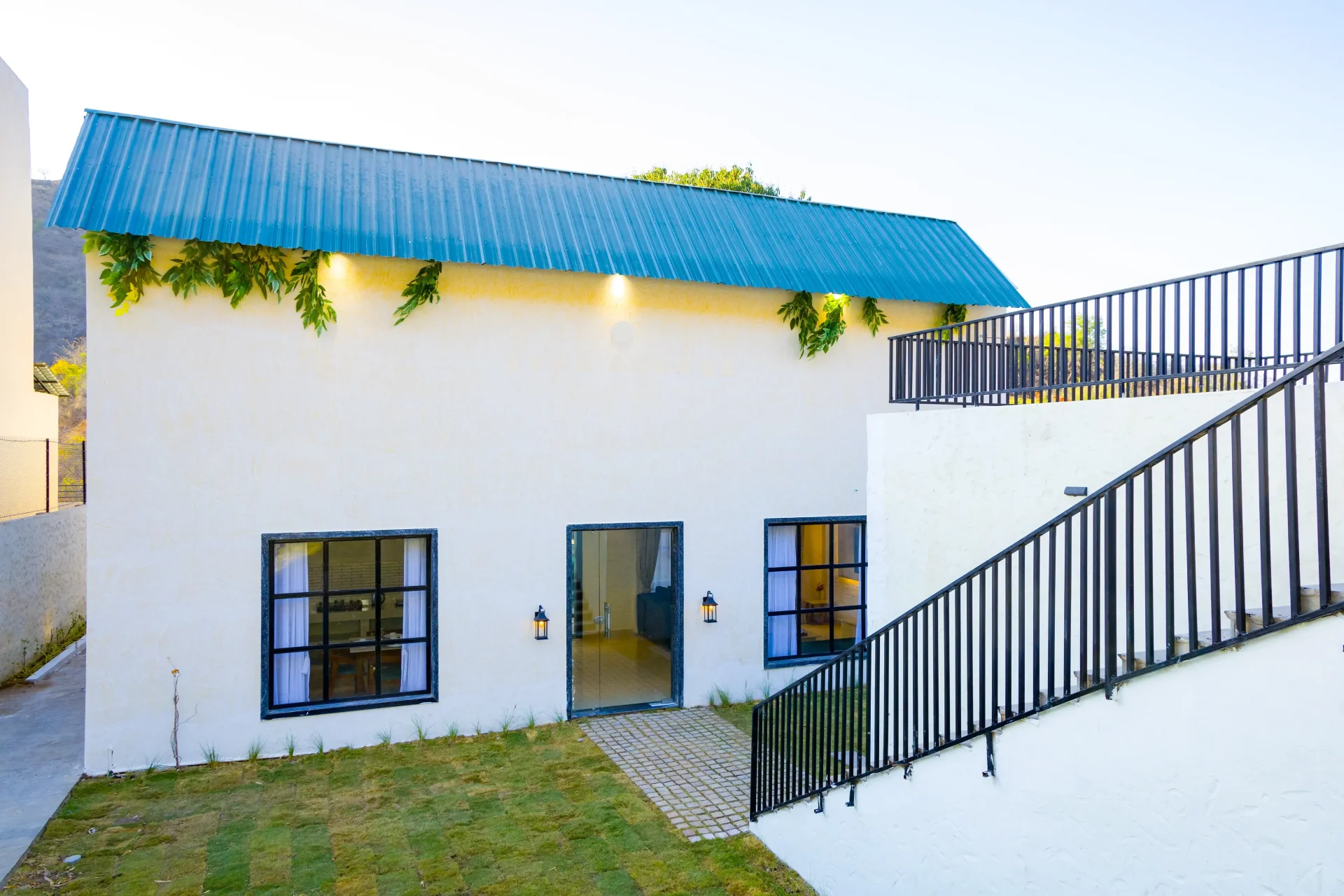 3 BHK Hill View Villa - VODRJ117-Udaipur-banner