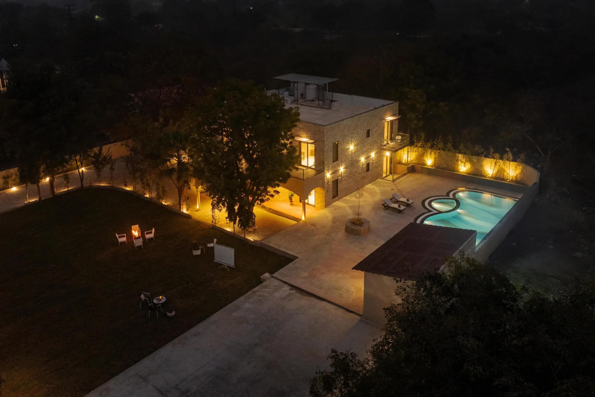 Luxury 8 BHK Villa With Pvt Pool - VODRJ123-Udaipur-banner