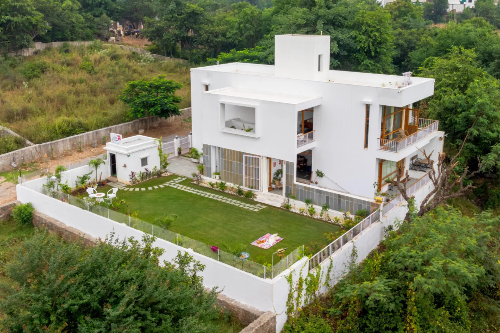 2 BHK Lake View Villa - VODRJ125-Udaipur-banner