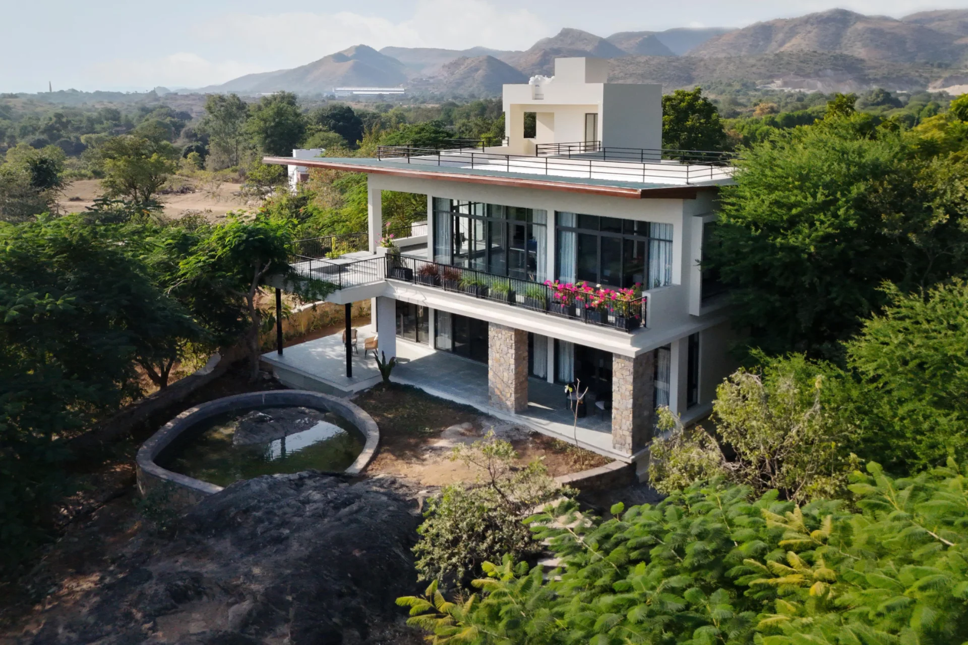 Luxury 3 BHK Lake View Villa - VODRJ126-Udaipur-banner