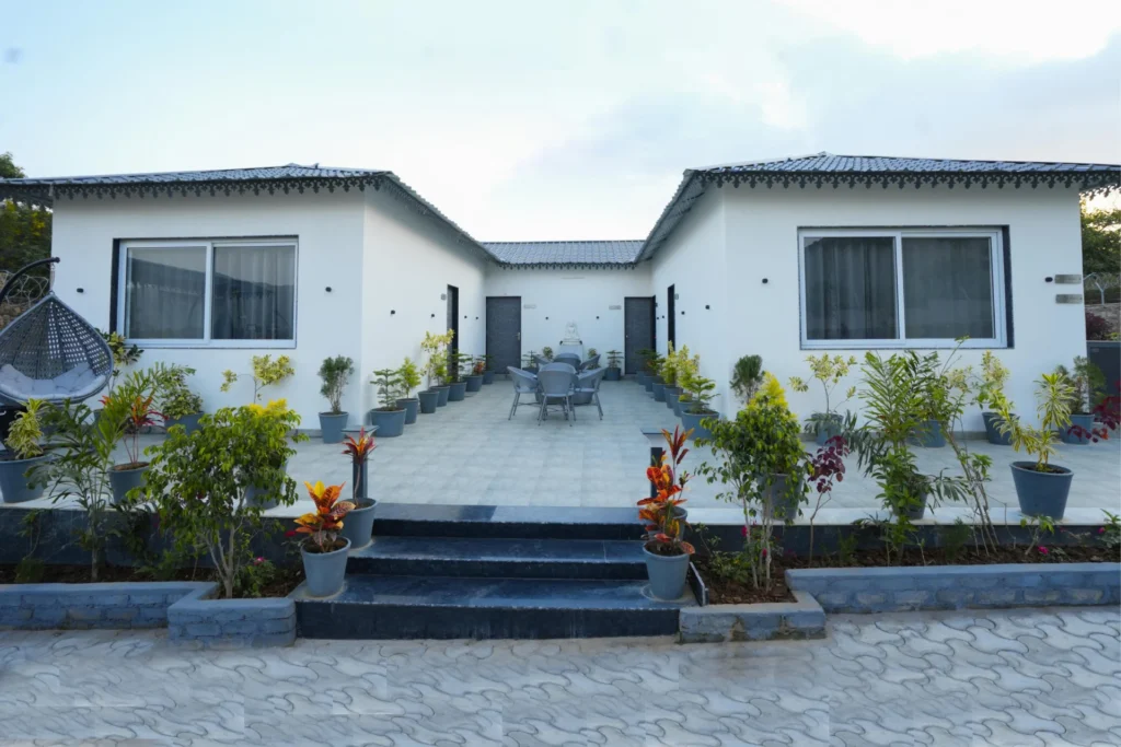 VODRJ142 – 3 Bedroom Villa With Lawn In Udaipur