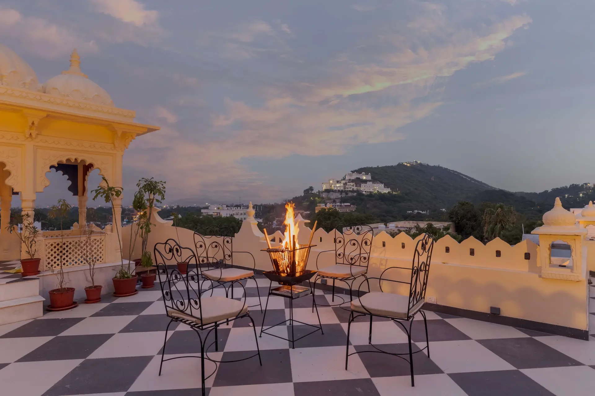 Luxury 8 Room Haveli In Udaipur - VODRJ139-Udaipur-banner