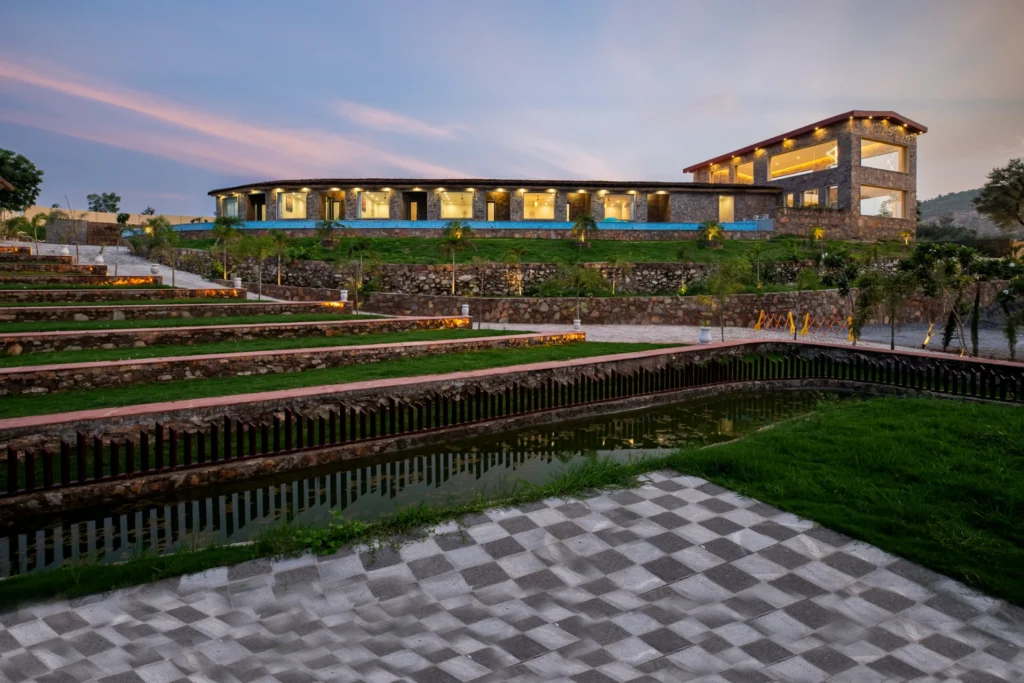 VODRJ154 – 11 BHK Villa With Pool In Udaipur