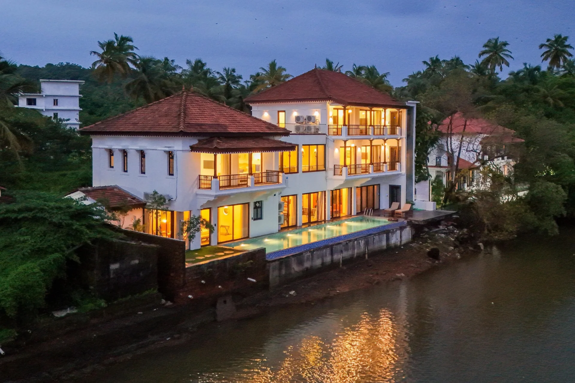 6 BHK Villa With Infinity Pool In North Goa - VODGA122-Goa-banner