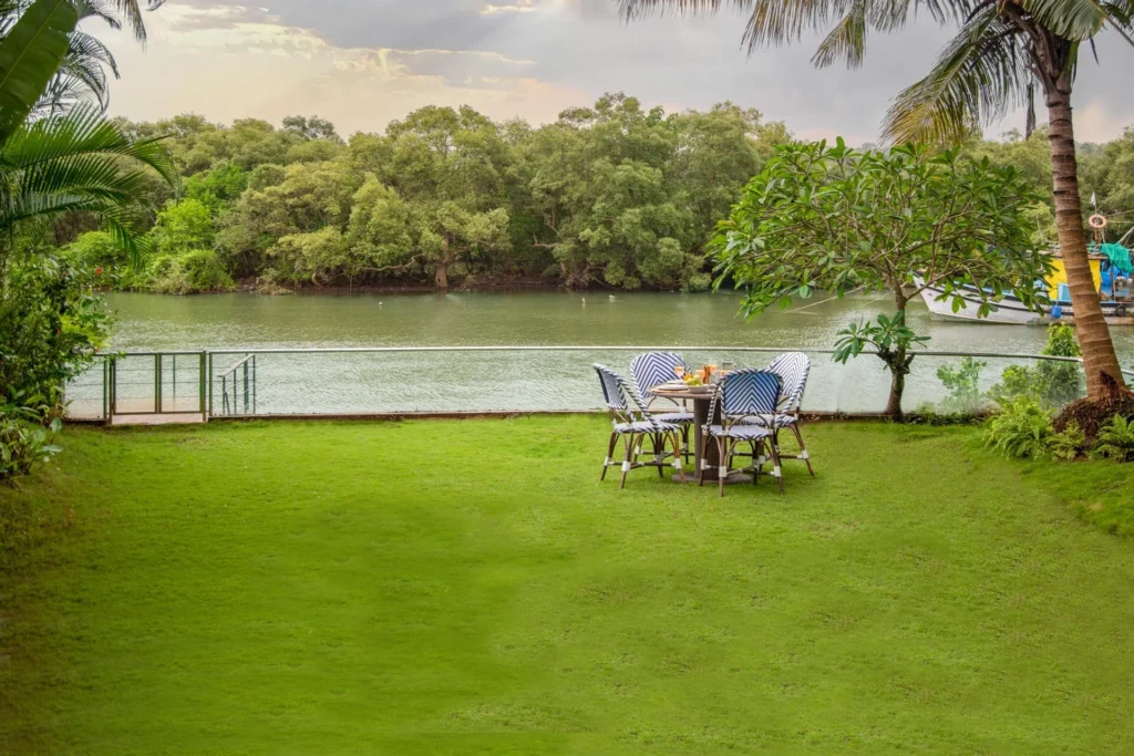 VODGA141 – 7 BHK Villa With Rooftop Pool In North Goa