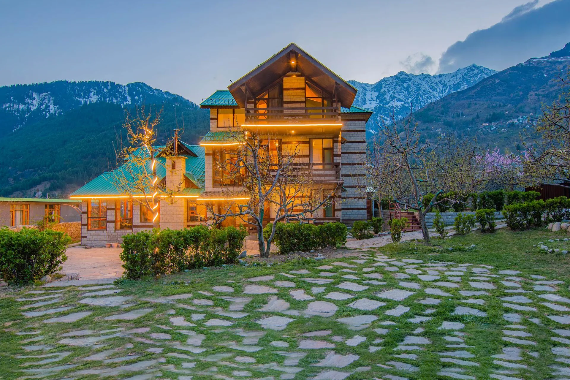 5 Bedroom Pet Friendly Villa In Manali - VODHP34-Manali-banner