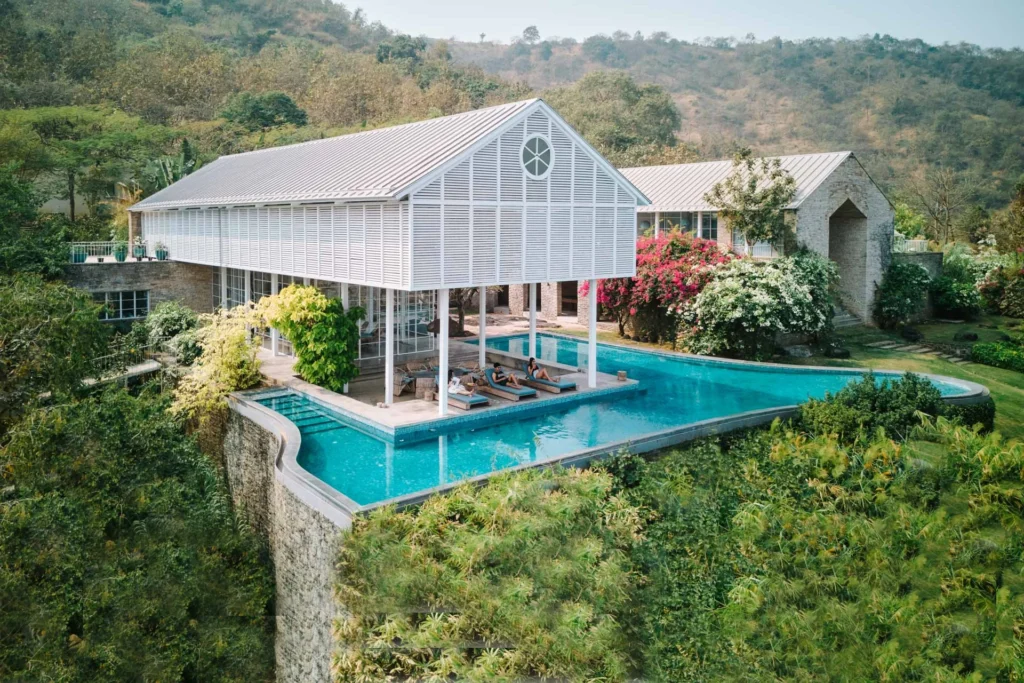 VODMH400 – 5 Bedroom Mountain View Villa In Alibaug