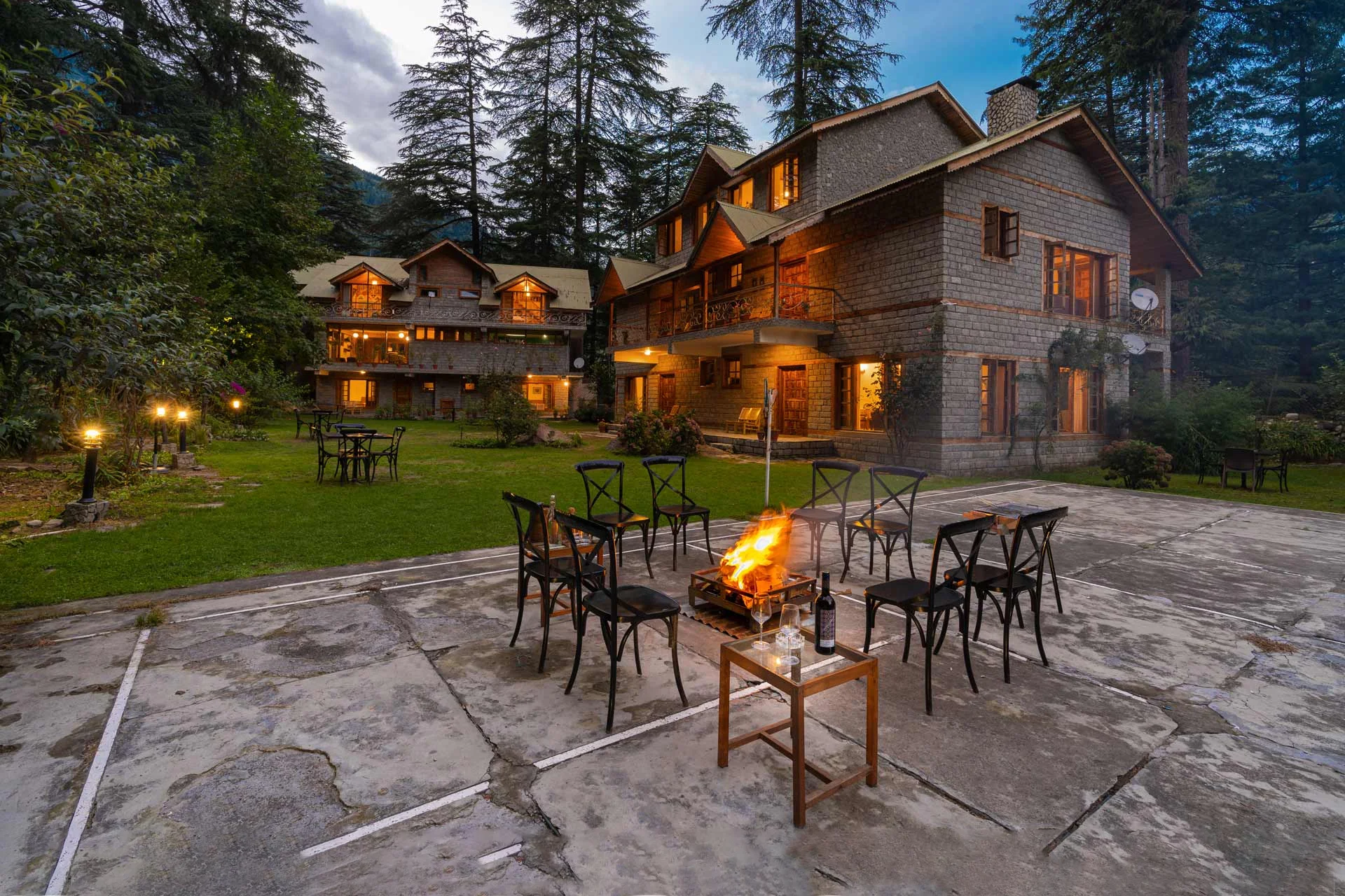 6 Bedroom Villa With Lawn In Manali - VODHP37-Manali-banner