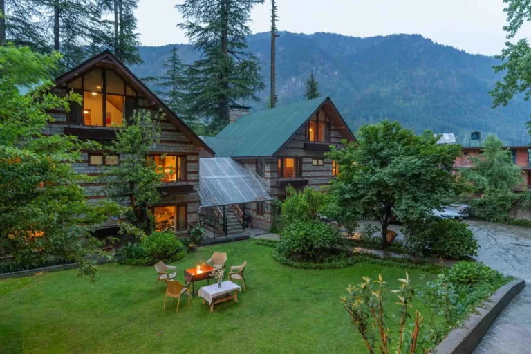 6 Bedroom Cottages with Lawn in Manali - VODHP42-Manali-banner