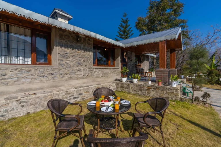 3 Bedroom Mountain View Villa in Kasauli - VODHP52-Kasauli-banner