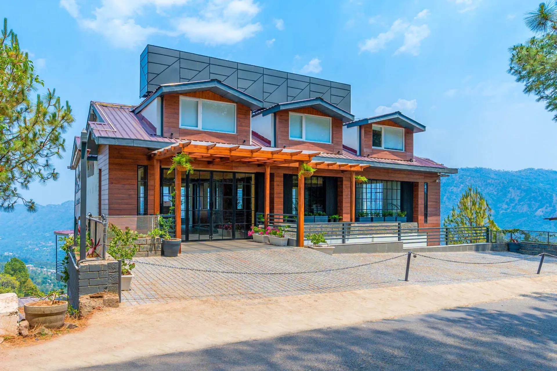 8 Bedroom Mountain View Villa In Kasauli - VODHP58-Kasauli-banner