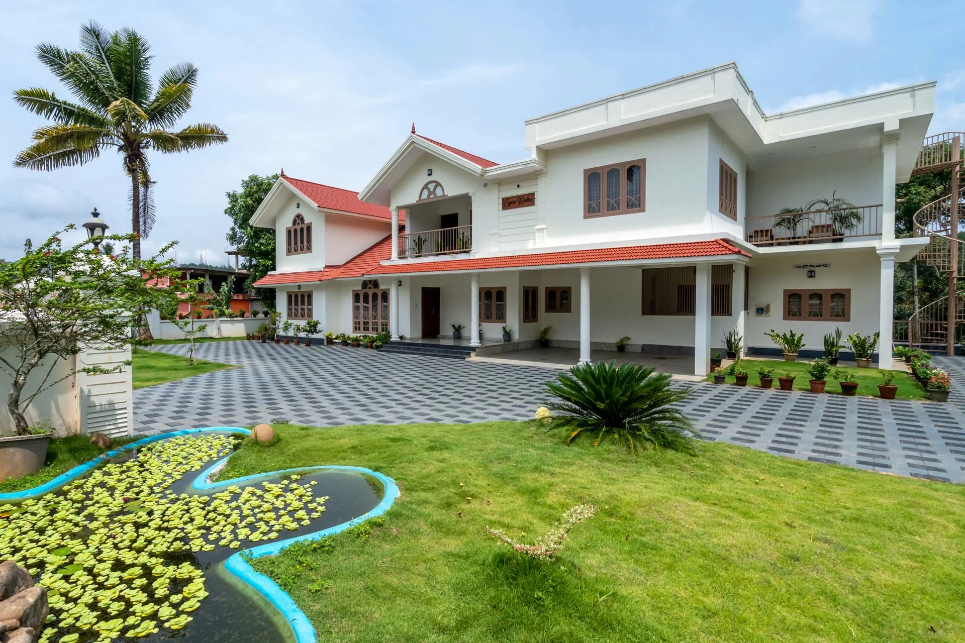 5 Bedroom Villa With Lawn In Munnar - VODSI27-Munnar-banner
