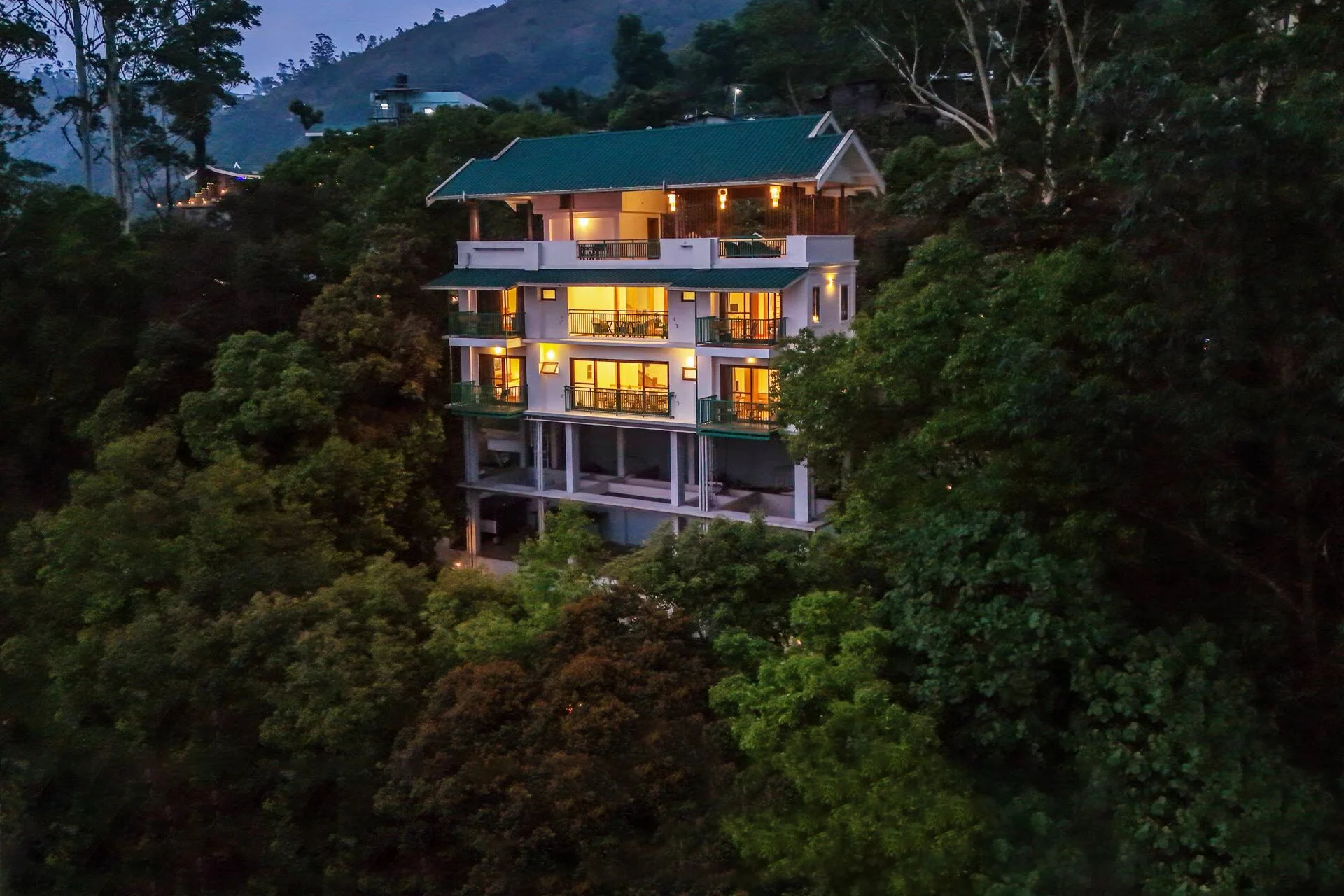 4 Bedroom Villa With Terrace In Munnar - VODSI29-Munnar-banner