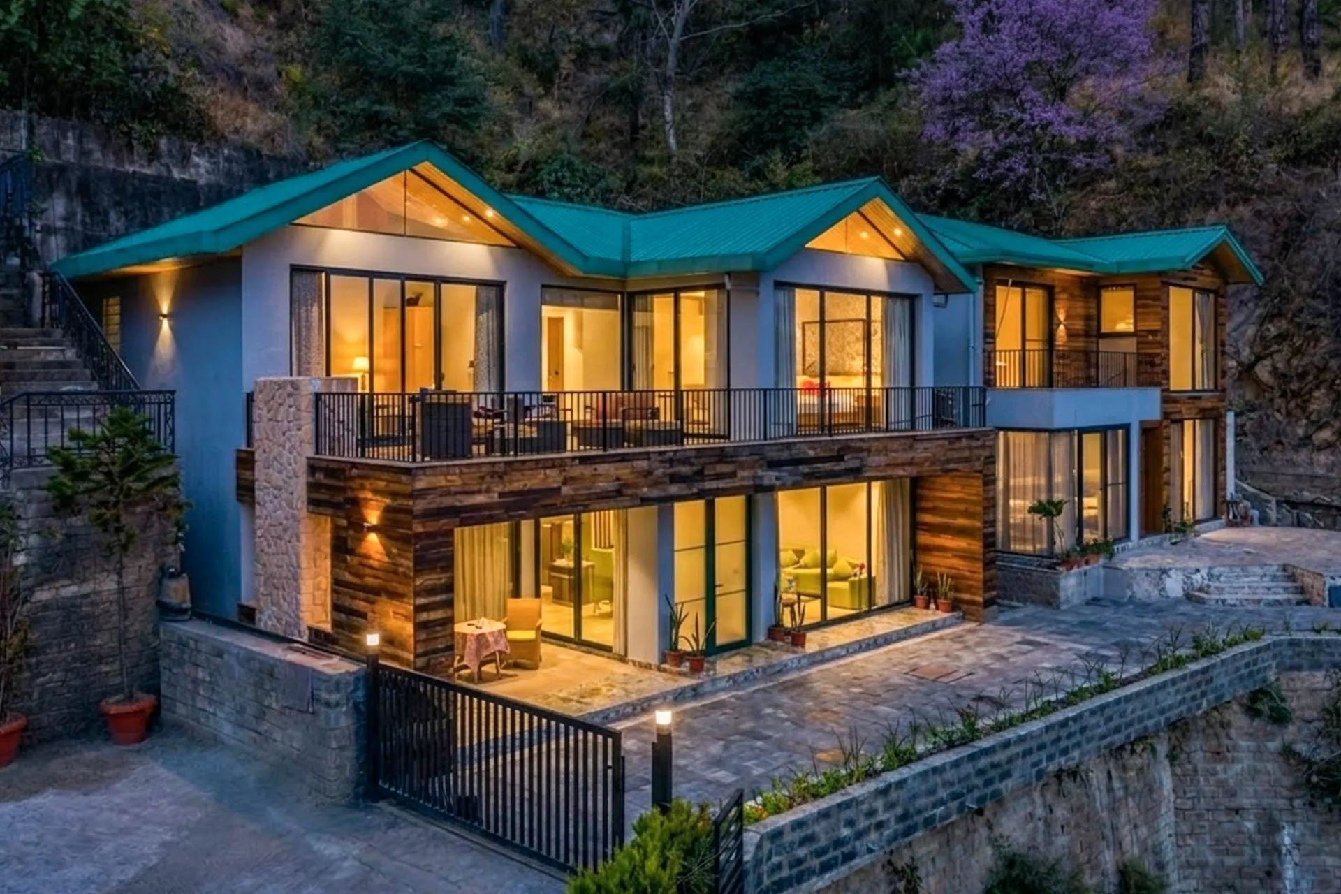3 BHK Cottage With Jacuzzi In Kasauli - VODHP77-Kasauli-banner