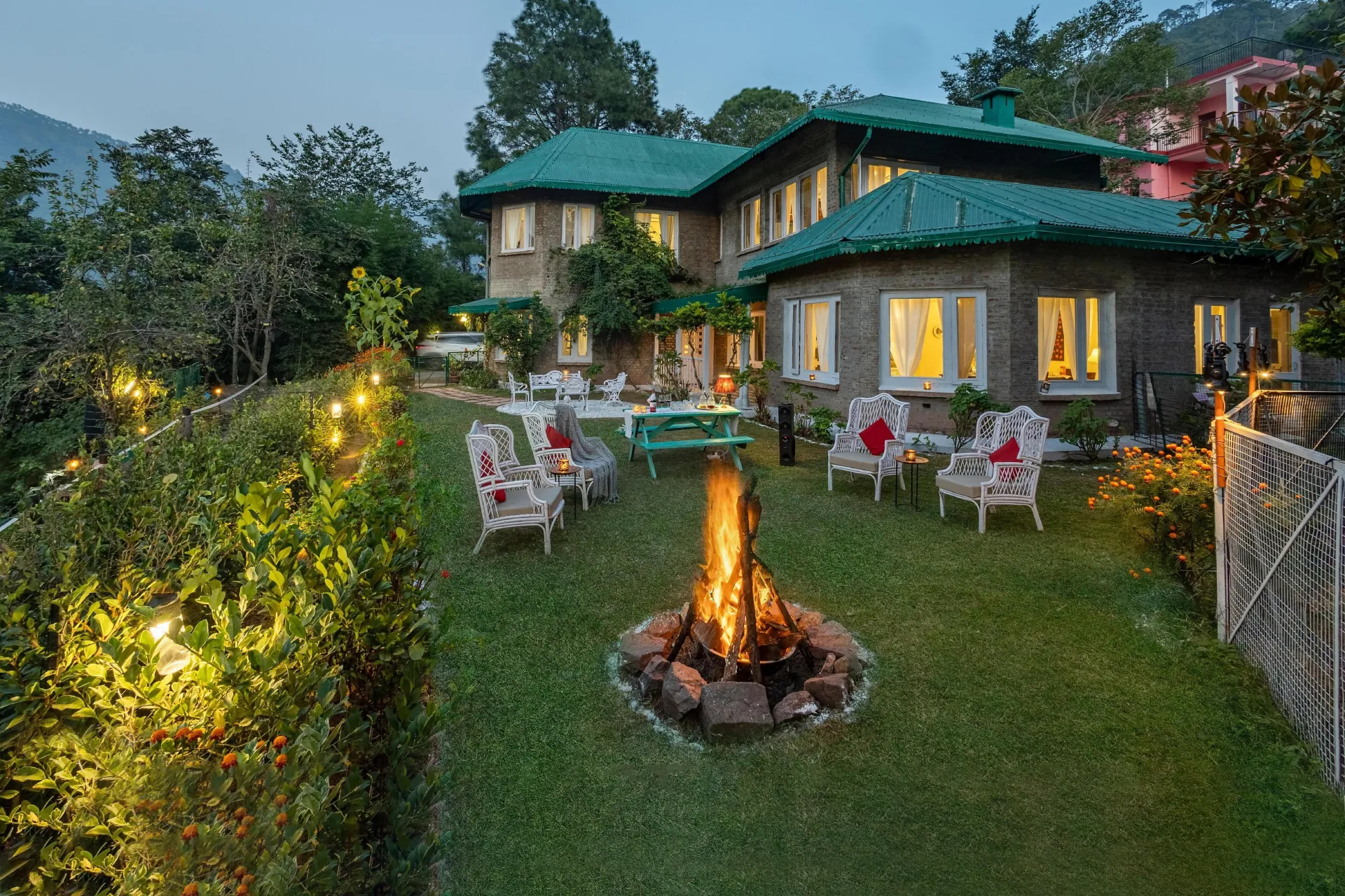 3 Bedroom Villa With Garden In Kasauli - VODHP81-Kasauli-banner
