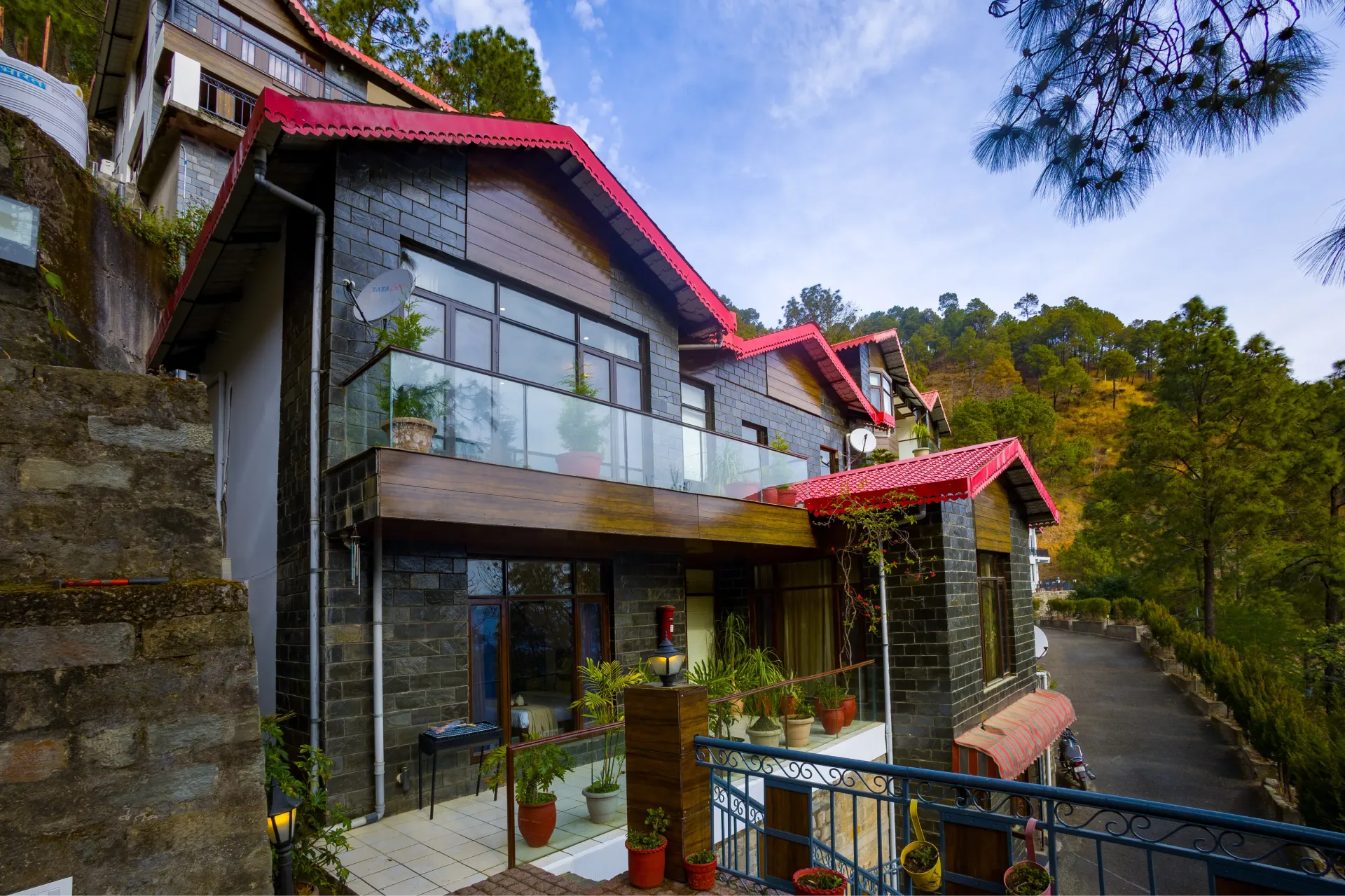 3 BHK Cottage With Scenic Views In Kasauli - VODHP84-Kasauli-banner