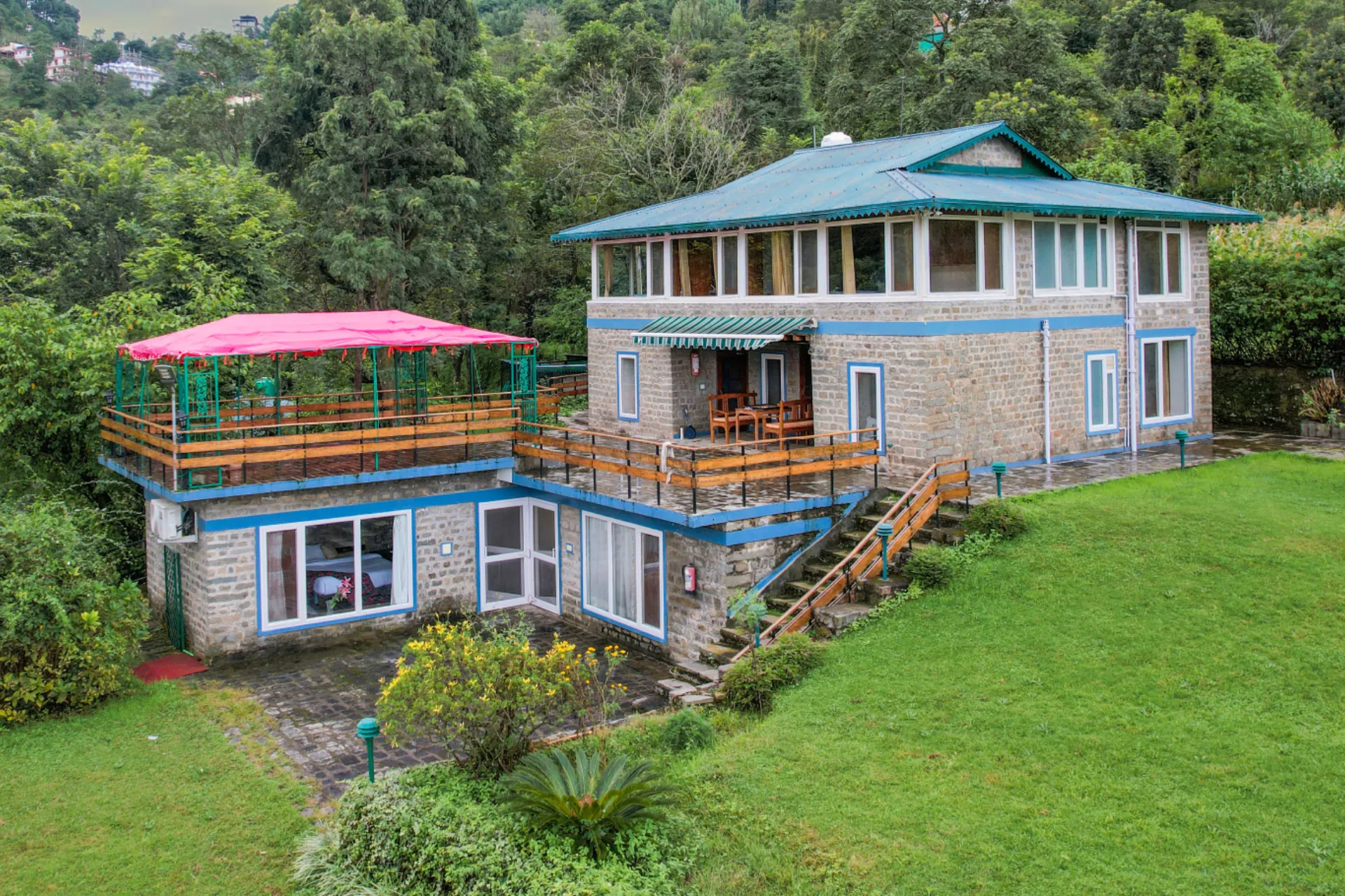 5 Bedroom Villa With Lawn In Kasauli - VODHP90-Kasauli-banner