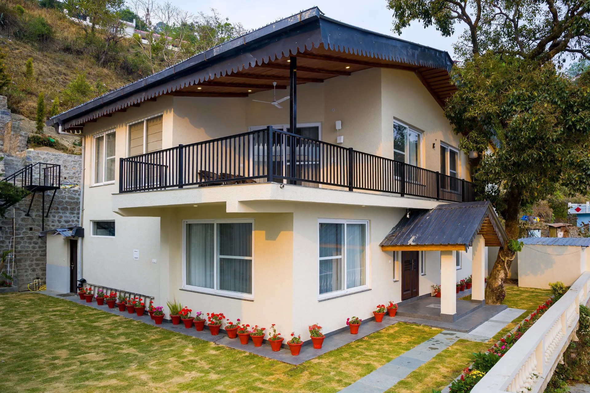 4 Bedroom Villa With Terrace In Nainital - VODUK14-Nainital-banner