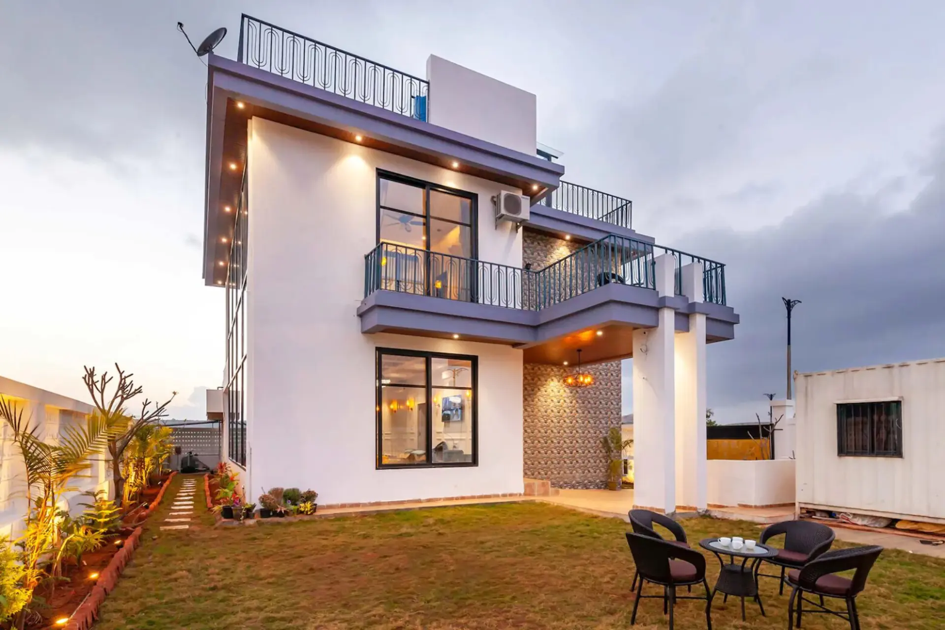 4 Bedroom Infinity Pool Villa In Igatpuri - VODMH398-Igatpuri-banner