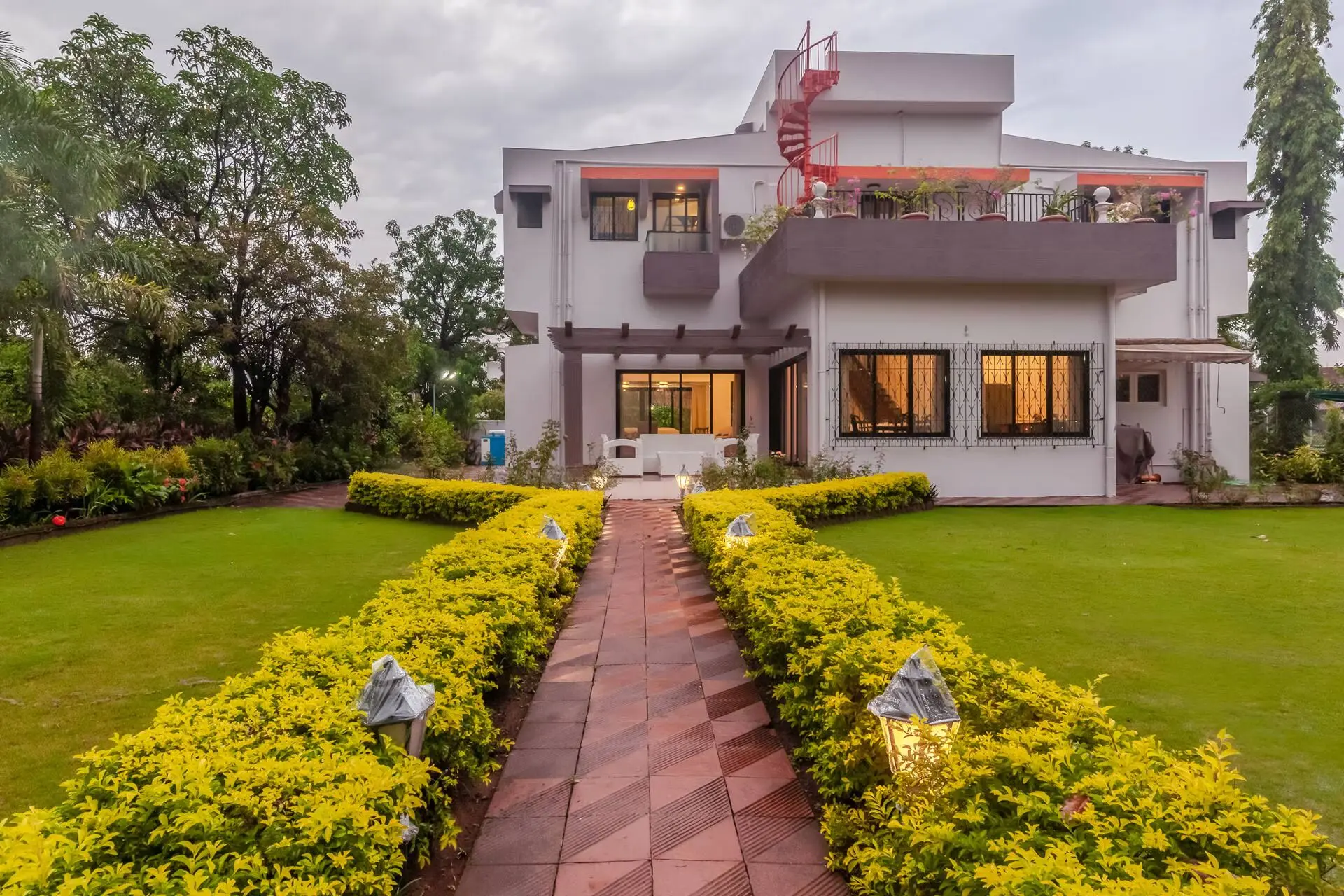 4Bedroom Villa With Lawn In Lonavala - VODMH335-Lonavala-banner