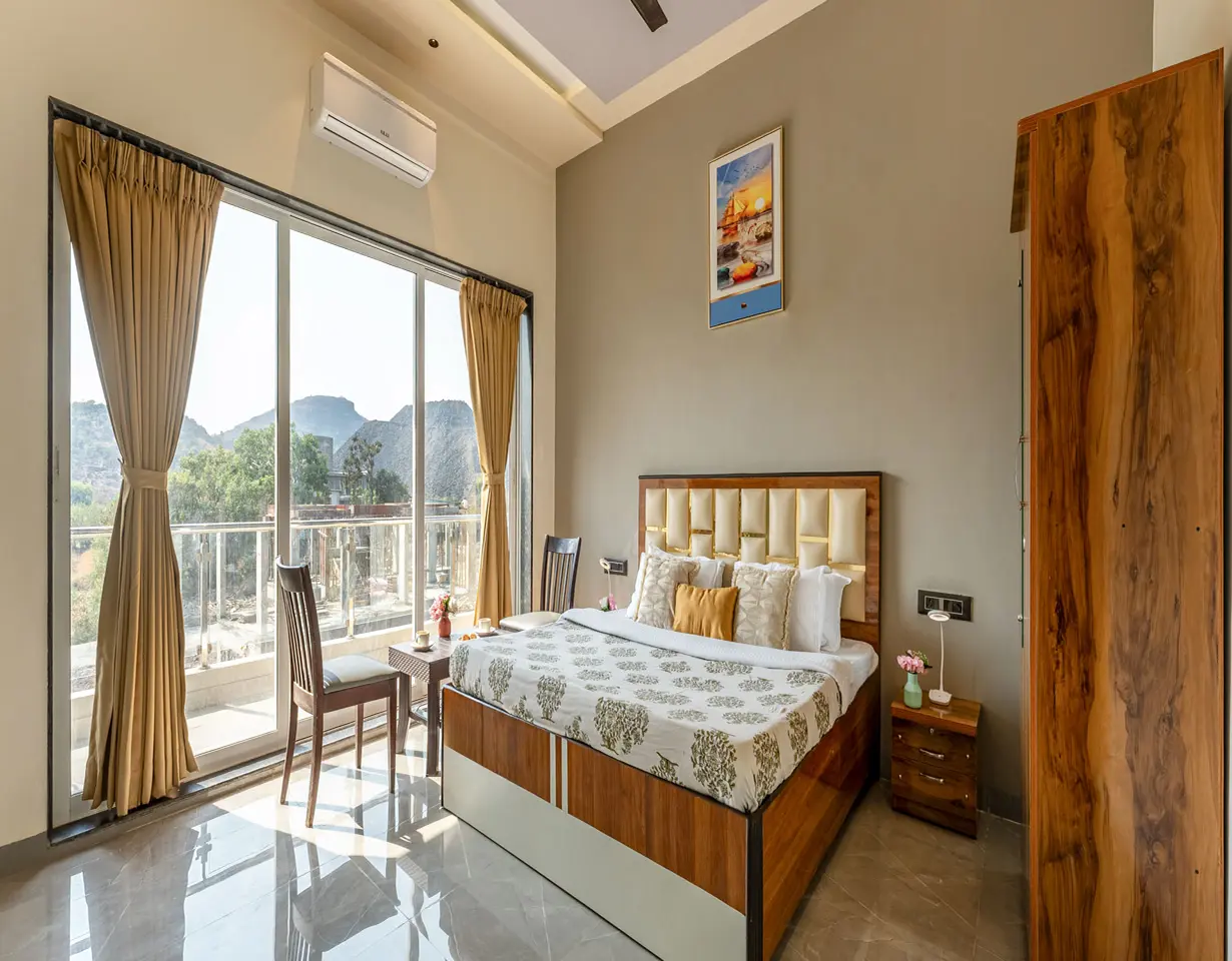 VODMH337-Lonavala-1