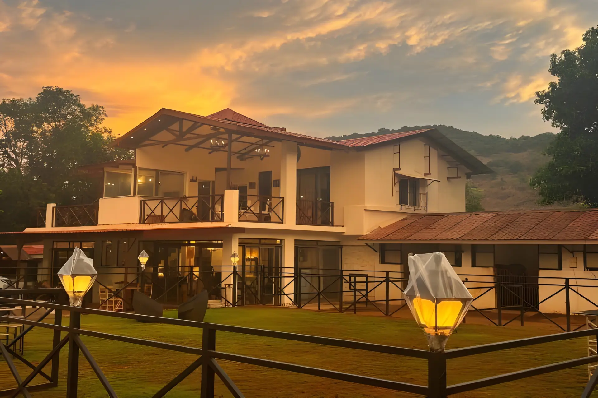 8 Bedroom Villa With Garden In Lonavala - VODMH520-Lonavala-banner