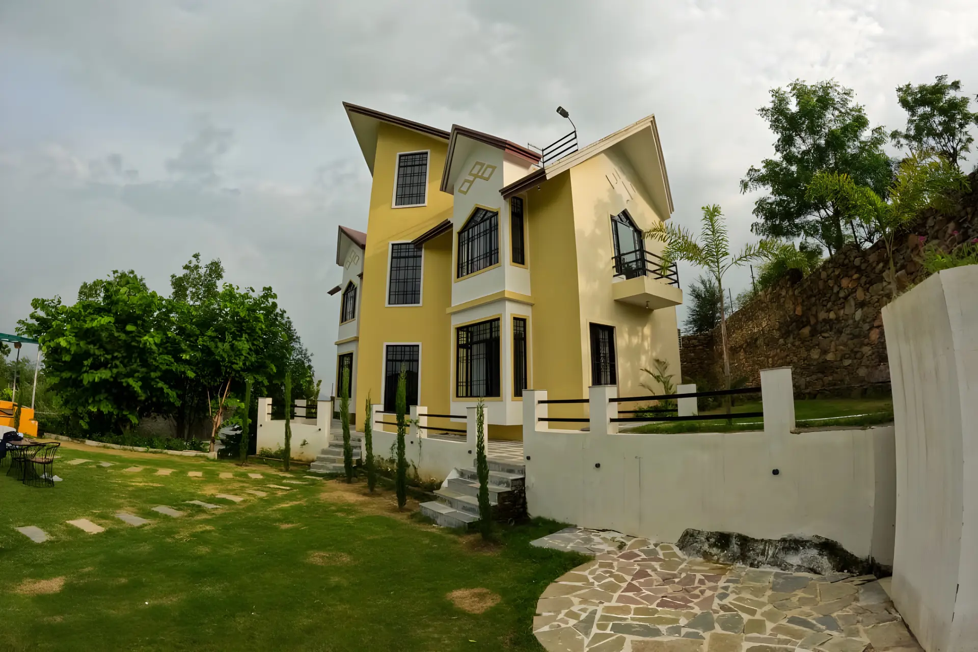 3 Bedroom Mountain View Villa in Udaipur - VODRJ260-Udaipur-banner