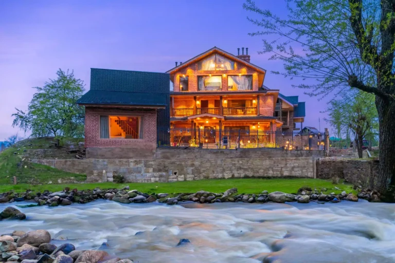 5 Bedroom Villa With Garden In Gulmarg - VODJK08-Gulmarg-banner