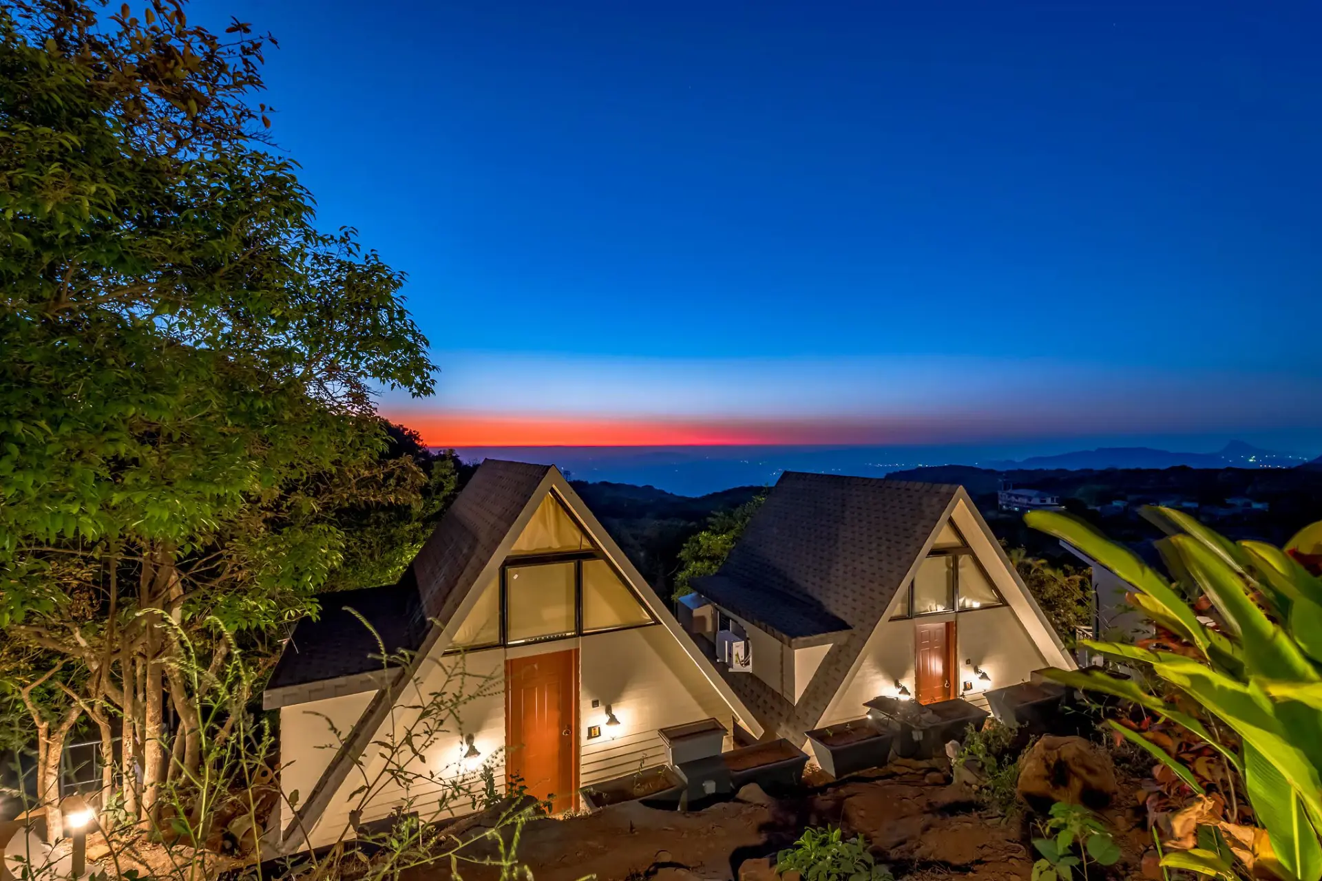 4 Bedroom Cottages With Balcony In Lonavala - VODMH371-Lonavala-banner