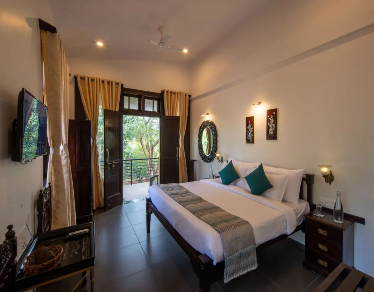 VODMH383-Lonavala-1