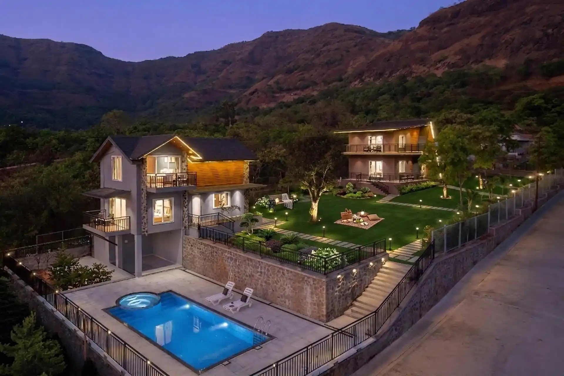 4 Bedroom Villa With Terrace In Pune - VODMH425-Pune-banner