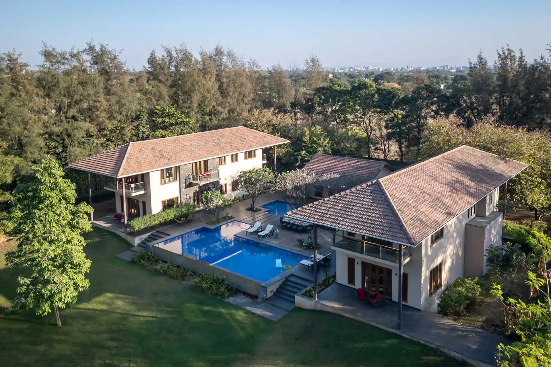 4 Bedroom Lawn Villa In Nashik - VODMH451-Nashik-banner