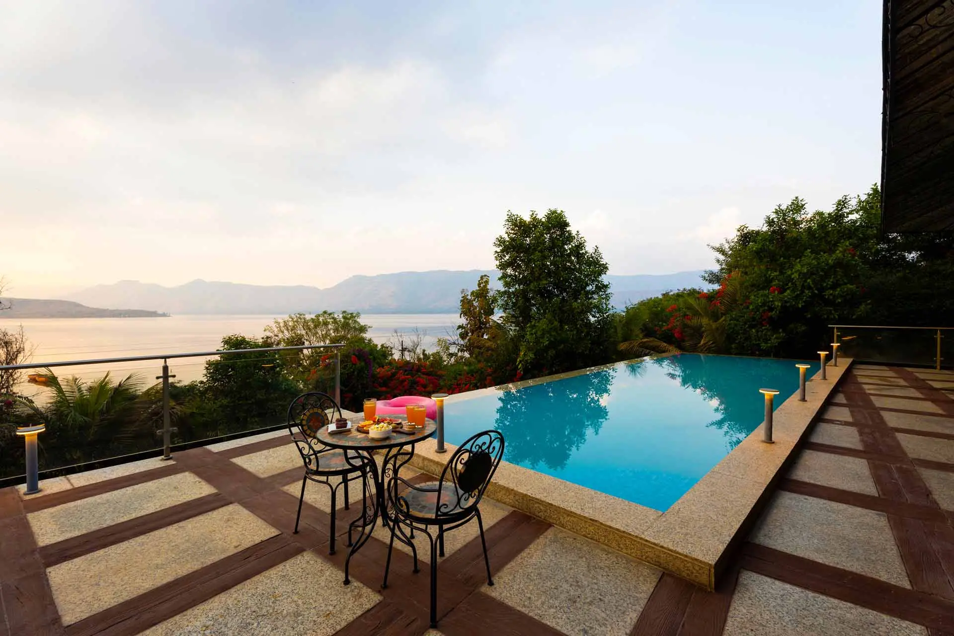 4 Bedroom Viewing Deck Villa In Panchgani - VODMH525-Panchgani-banner