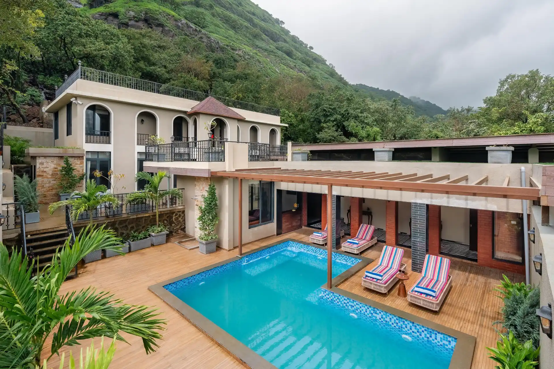 4 BHK Villa With Swimming Pool In Mulshi - VODMH394-Mulshi-banner
