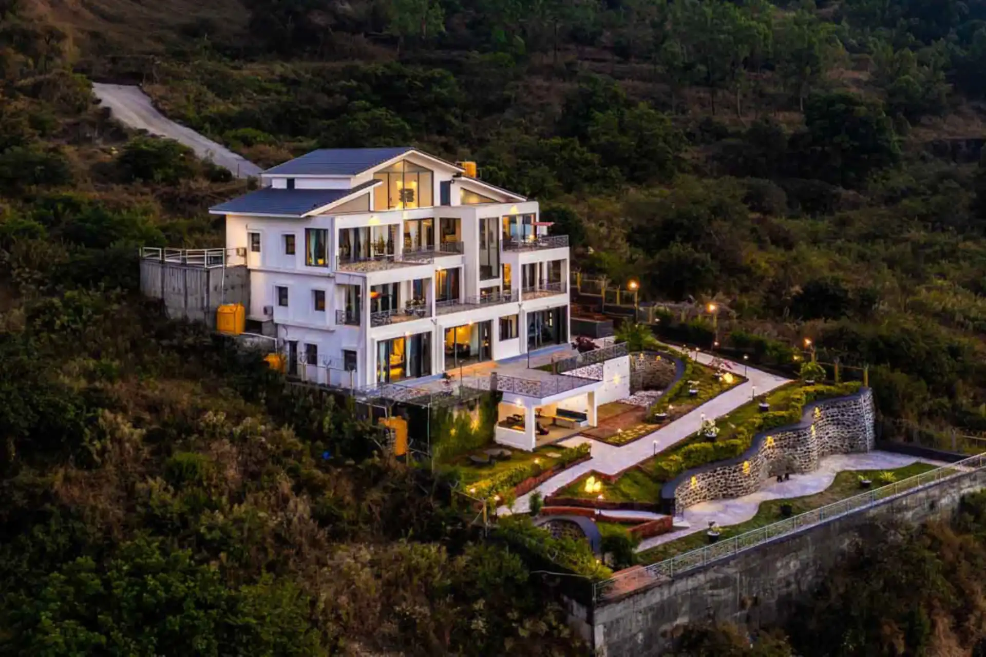 5 Bedroom Villa With Terrace In Panchgani - VODMH405-Panchgani-banner